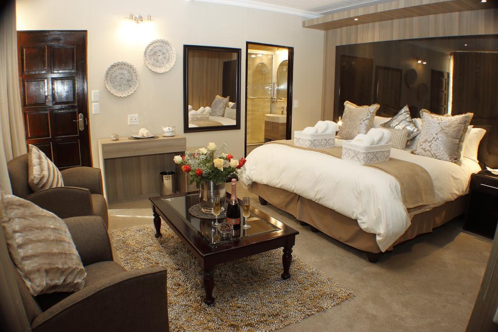 Keret Accommodation Белвилл Экстерьер фото